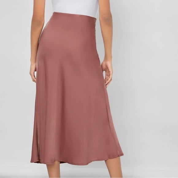 Shein Basics Pink Skirt - New With Tags!! - Picture 2 of 5
